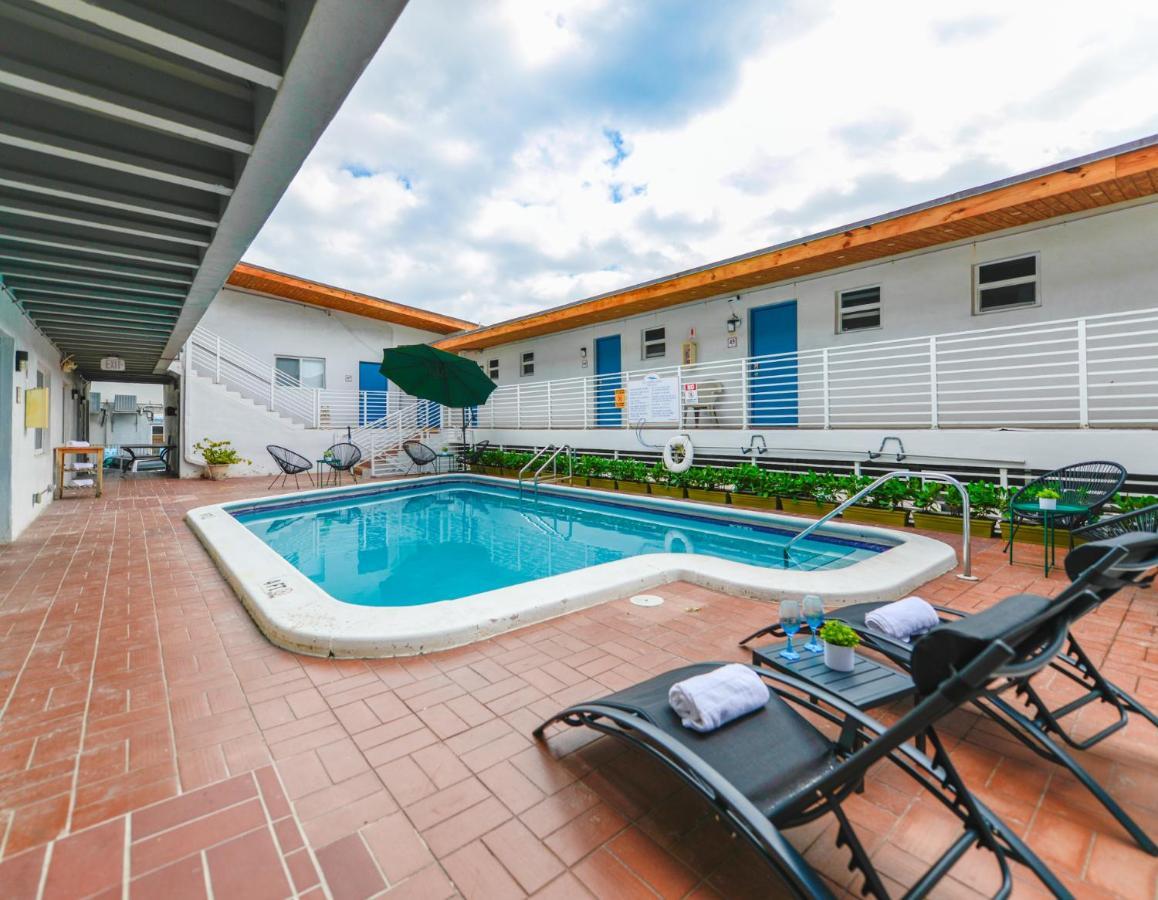 Cozy 1 Bedroom With Pool Steps From The Beach #47 Hollywood Exterior foto